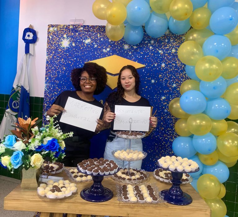 Prefeitura celebra conclusão de cursos profissionalizantes, em Japeri