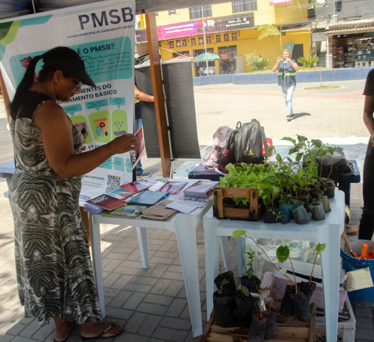 Distribuição de mudas e sementes no Dia Internacional da Mulher