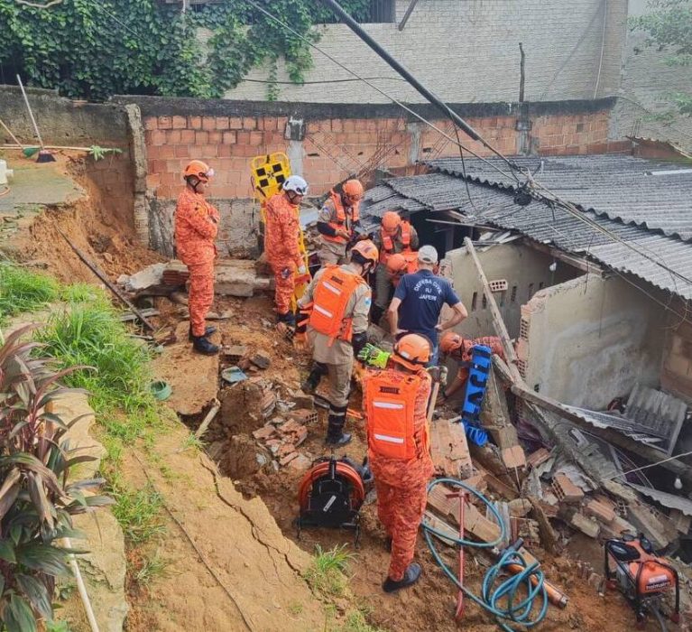 Prefeitura atua em ocorrência de desabamento em Engenheiro Pedreira