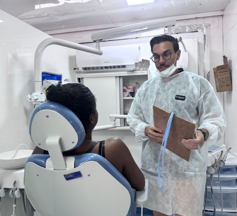 Mulheres Retomam a Autoestima com Programa Reconstruindo Sorrisos, em Japeri