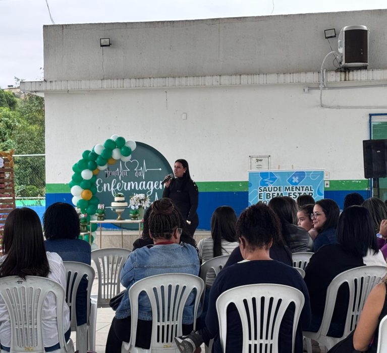 Com música, abraços e emoção, profissionais celebram a Semana da Enfermagem na Academia da Saúde, em Japeri