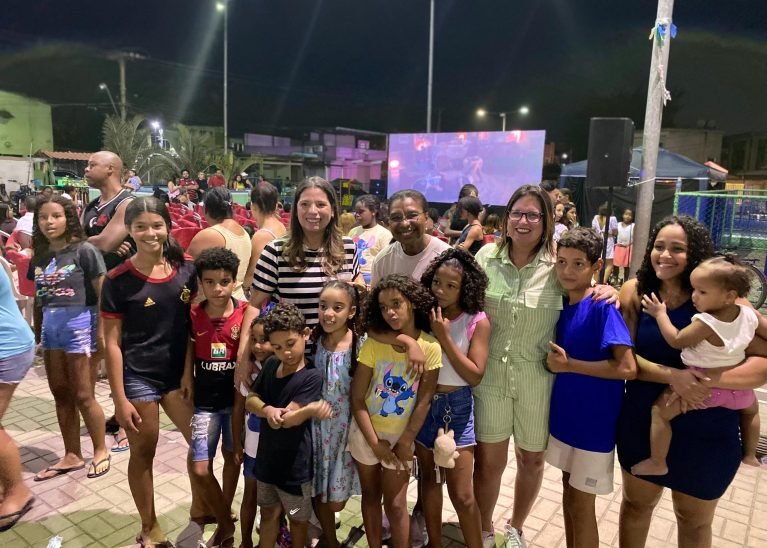 Cinema inclusivo leva alegria e emoção às famílias de Nova Belém
