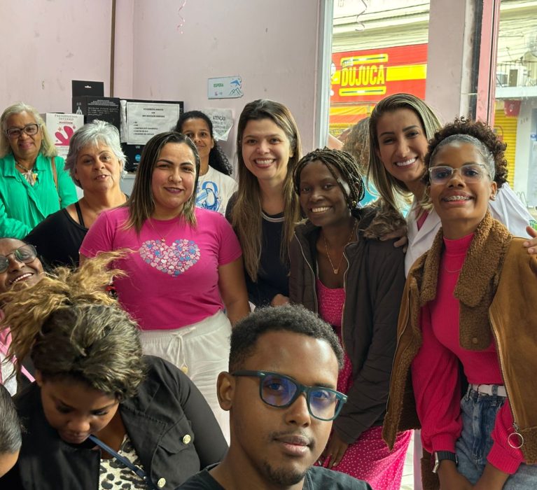 Outubro de cuidado e proteção na Casa da Mulher
