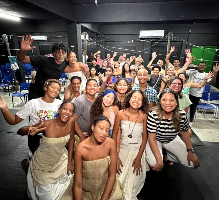 Estudantes de Japeri emocionam plateia ao retratar a trajetória de Carolina Maria de Jesus