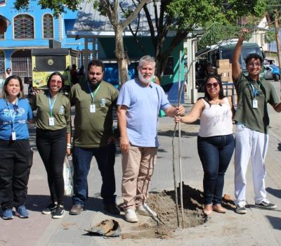Prefeitura de Japeri realiza ação de arborização na Praça Wendel Coelho