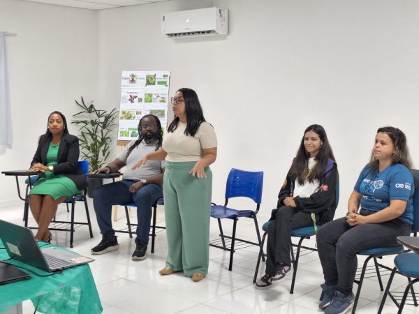 Raízes do Saber promove manhã de troca e acolhimento com idosos em Japeri