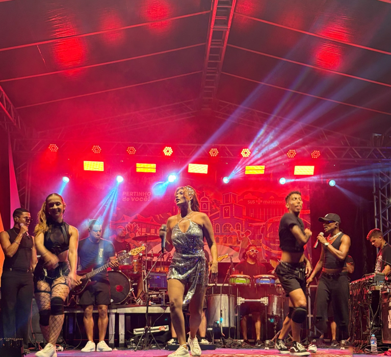 Primeiro dia do CarnaJáperi 2026 começa com sucesso e reúne famílias nos quatro palcos da cidade