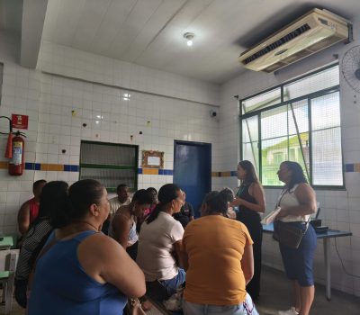 Prefeitura de Japeri presta atendimento às famílias da Rua Albatroz, após risco de deslizamento