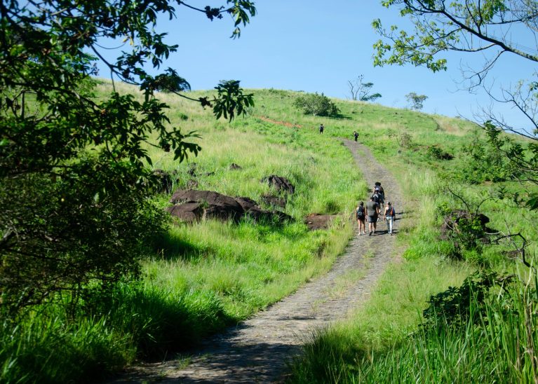 Japeri promove trilha ao Pico da Coragem com aulão de zumba e sorteio de voo livre neste sábado (18)