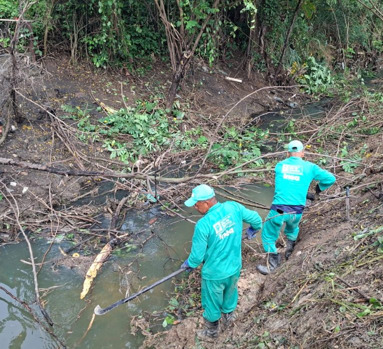 Prefeitura de Japeri intensifica limpeza e desassoreamento de rios pelo programa Limpa Rio