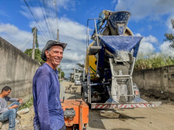 Prefeitura de Japeri inicia construção de meio-fio no bairro Aldeia