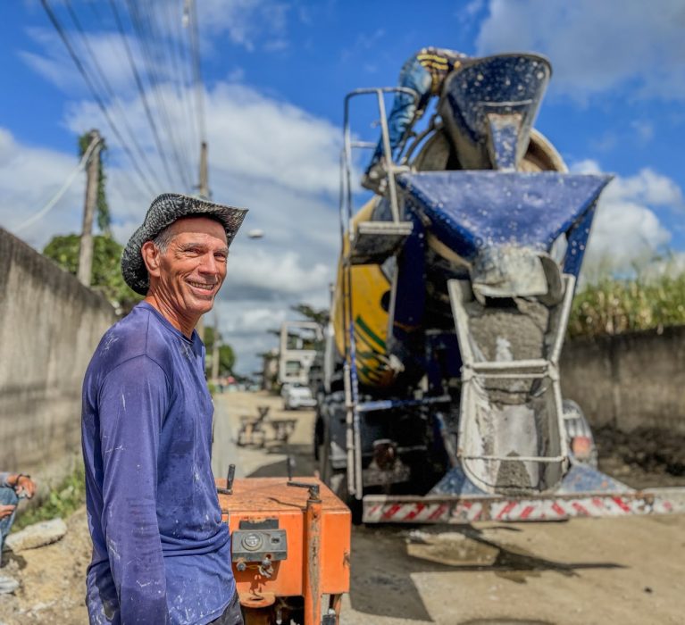 Prefeitura de Japeri inicia construção de meio-fio no bairro Aldeia