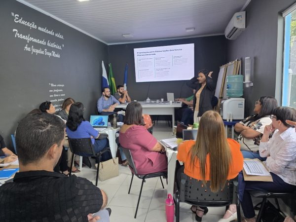 Japeri sedia oficina regional sobre elaboração dos Planos Municipais Decenais de Educação
