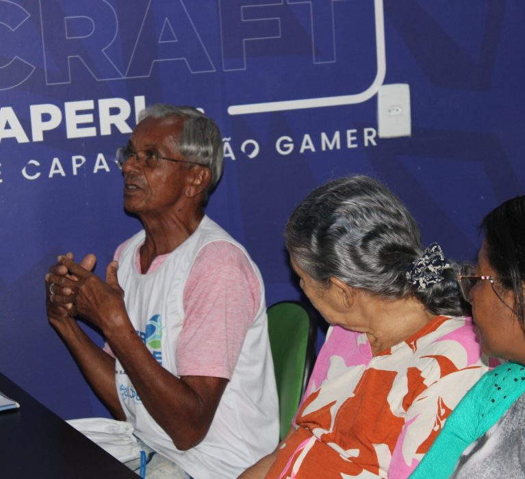 Idosos iniciam jornada no mundo digital com o GameCraft em Japeri