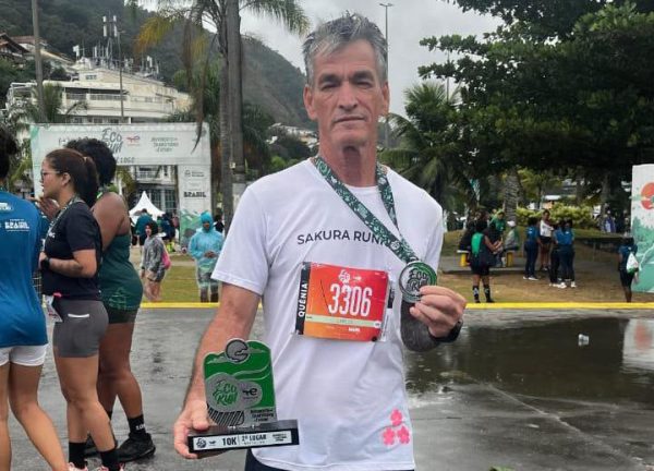 Atleta de Japeri conquista 2º lugar geral na Eco Run TotalEnergies 2026 em Niterói