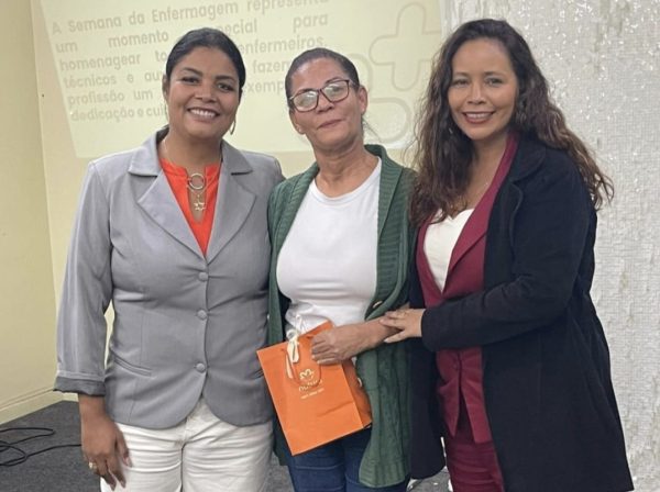Atenção Especializada faz homenagem aos profissionais de enfermagem