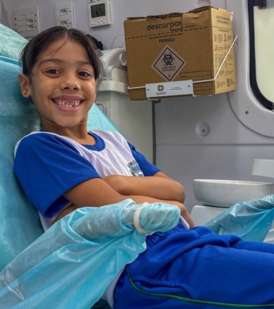 Dia D da Saúde Bucal leva Unidade Odontológica Móvel às escolas de Japeri