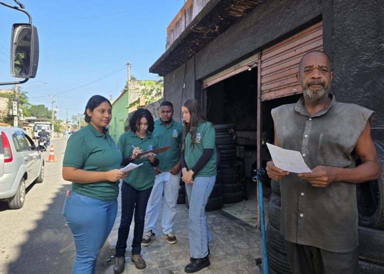 Prefeitura conscientiza borracharias e oficinas sobre descarte correto de resíduos