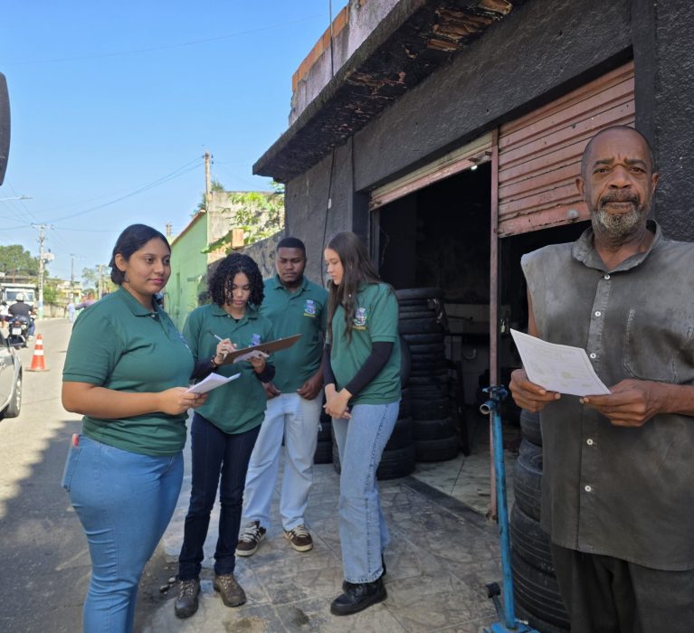 Prefeitura conscientiza borracharias e oficinas sobre descarte correto de resíduos