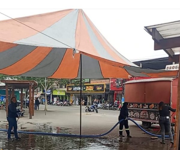 Praça Wendel Coelho recebe serviços contínuos de limpeza e conservação